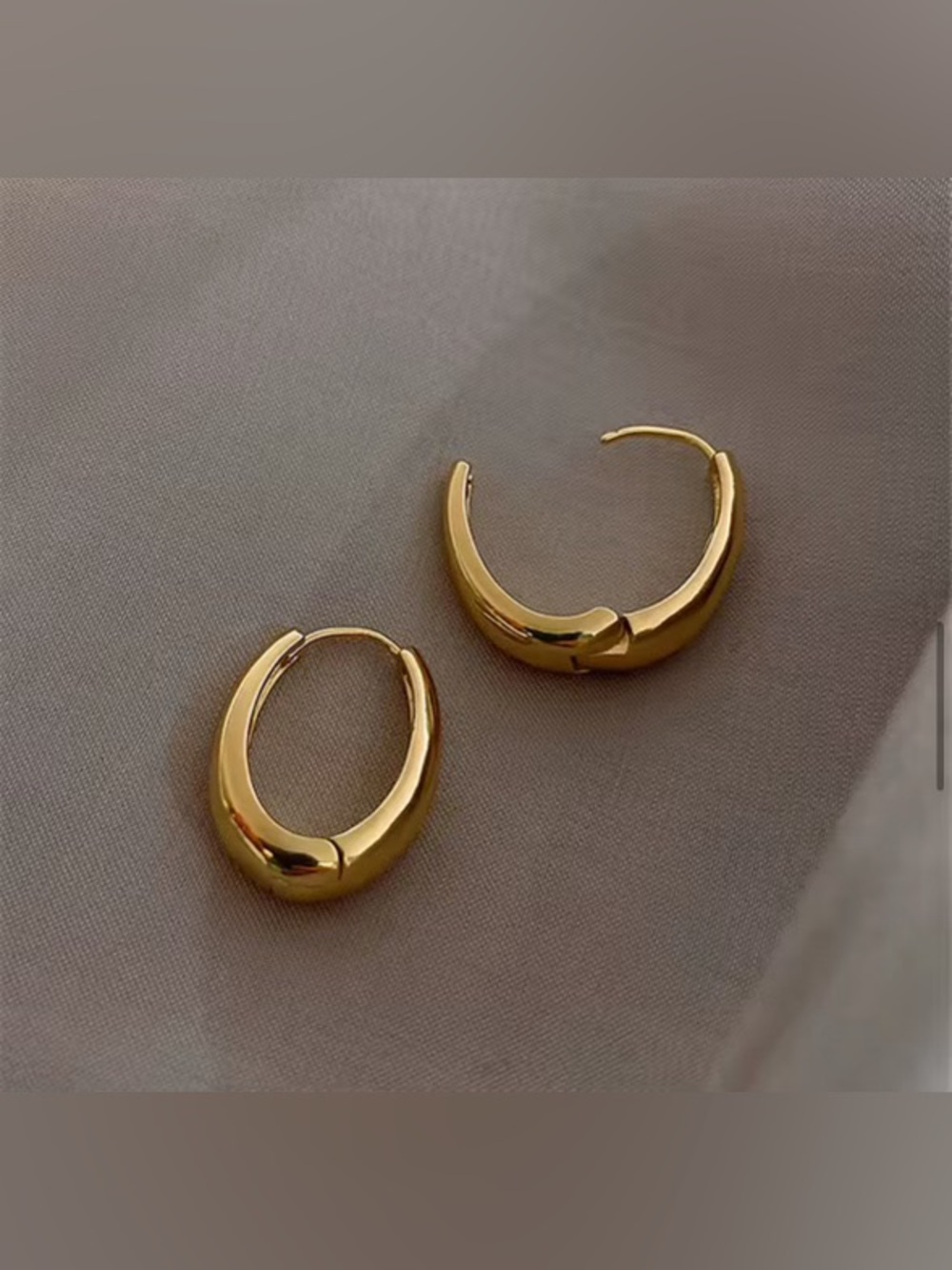 NWT - Gold Chunky Hoop Earrings - Women Jewelry - Picture 2 of 5